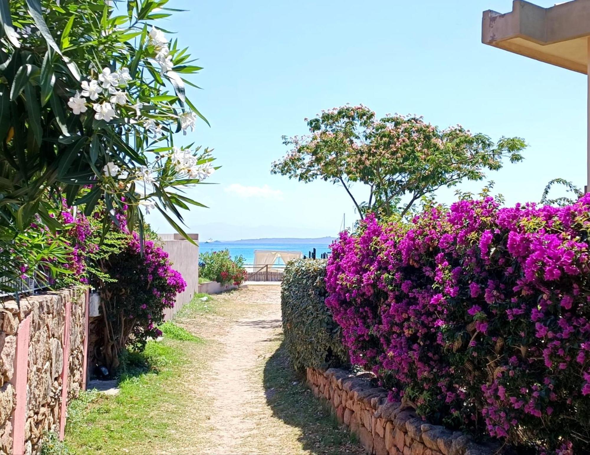 La Smeralda - Boutique Rooms And Breakfast Golfo Aranci Eksteriør bilde