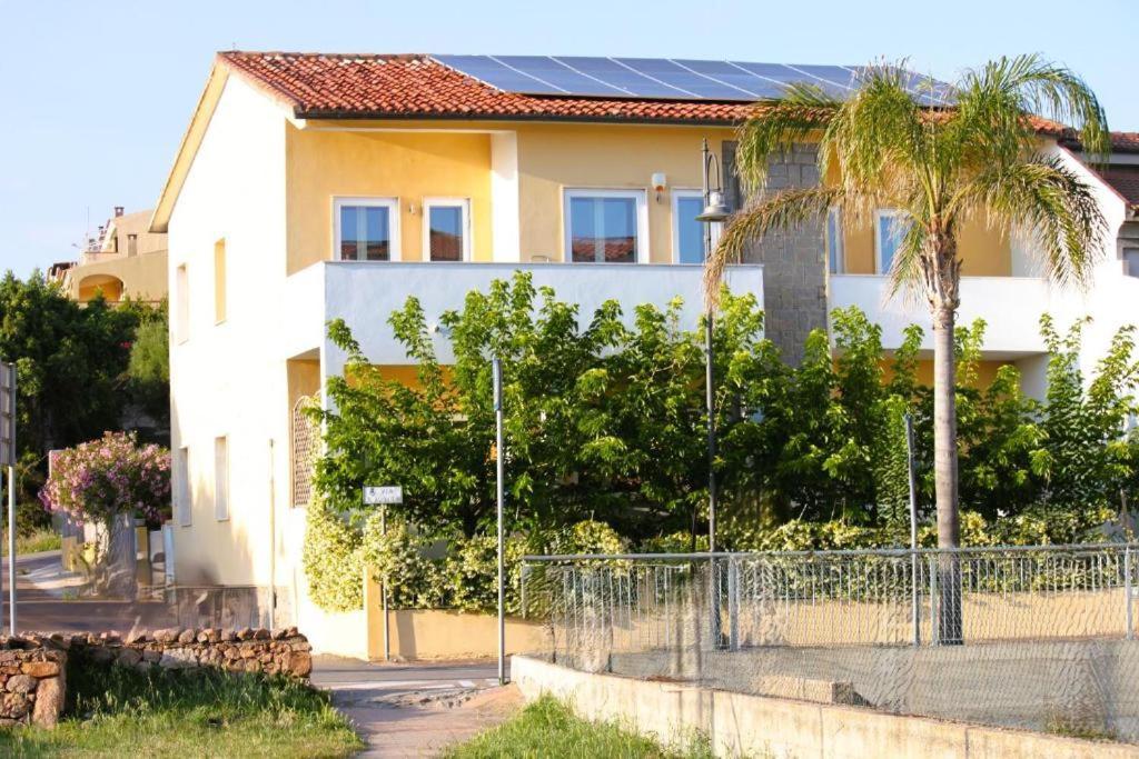 La Smeralda - Boutique Rooms And Breakfast Golfo Aranci Eksteriør bilde