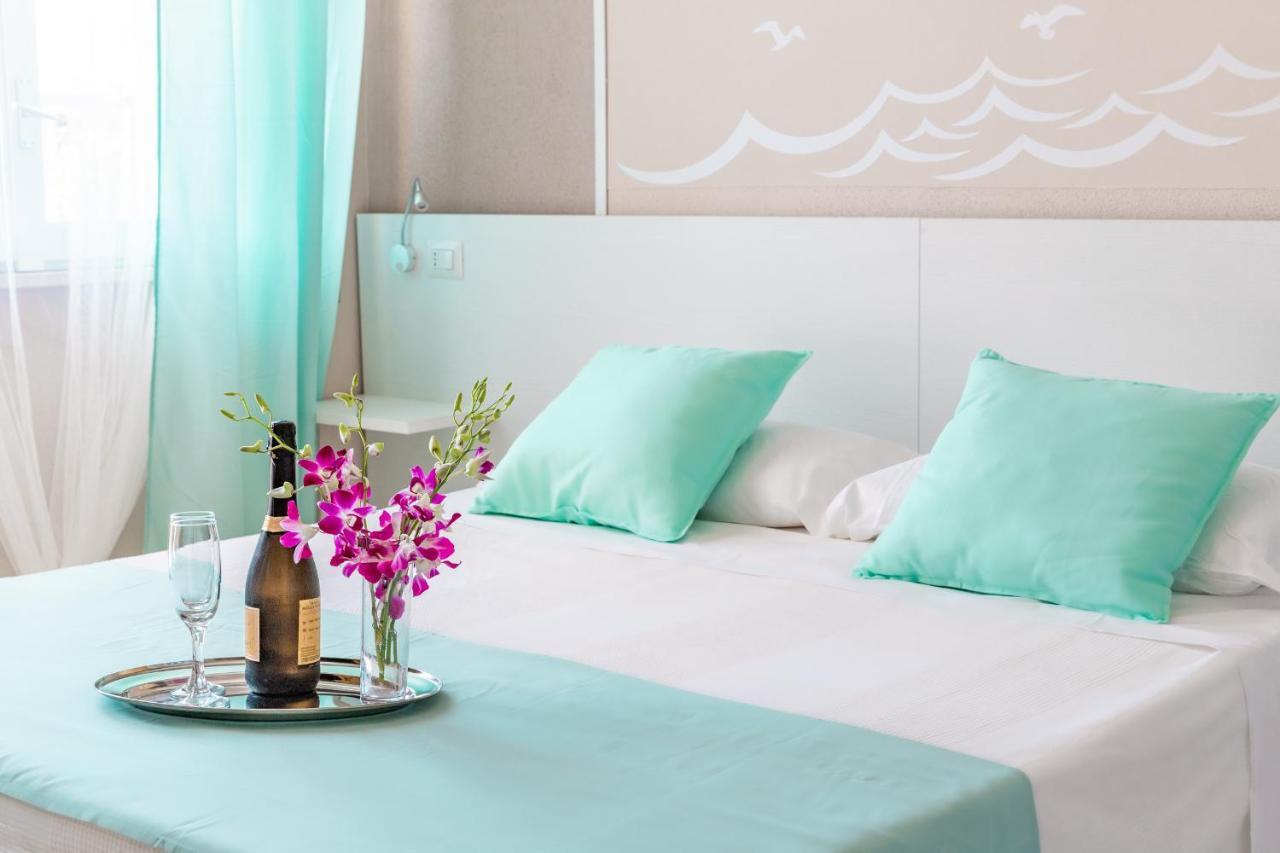 La Smeralda - Boutique Rooms And Breakfast Golfo Aranci Eksteriør bilde